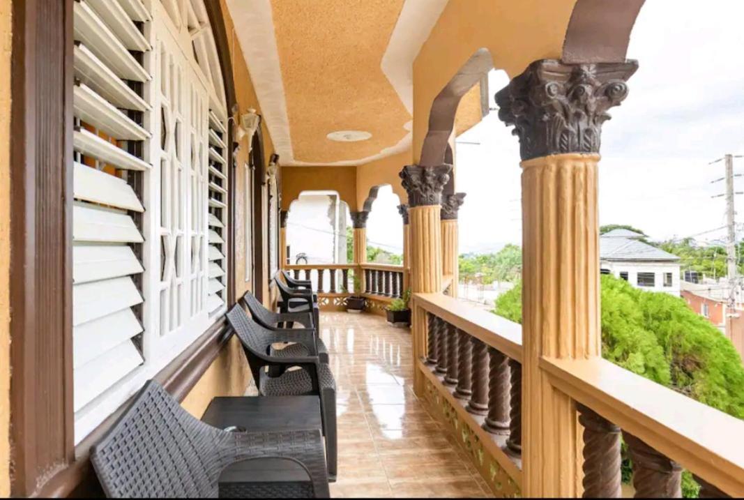 Cambridge Mi Casa Ur Casa With Pool And Beach Access Runaway Bay Exterior photo